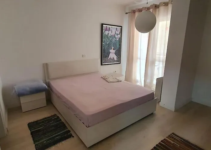 Umana Apartment - Stylish & City Center
