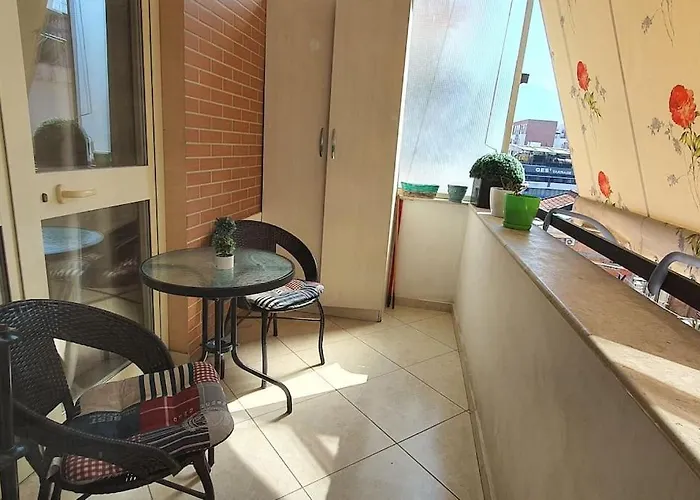 Umana Apartment - Stylish & City Center